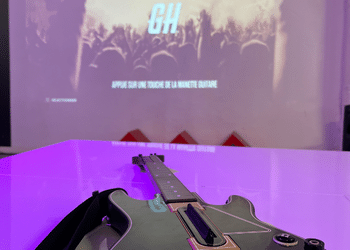 espace wii guitar hero 250 350
